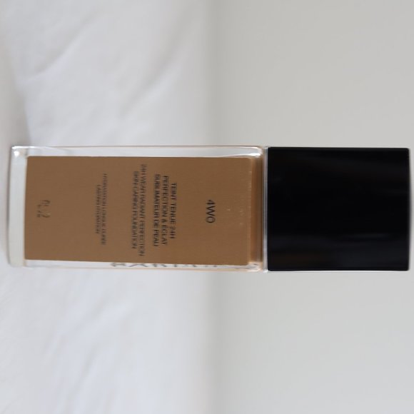 Dior Forever Skin Glow 24h* wear Radiant Perfection Skin Caring Foundation - Picture 2 of 3